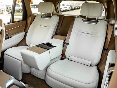 2026 Land Rover Range Rover SV