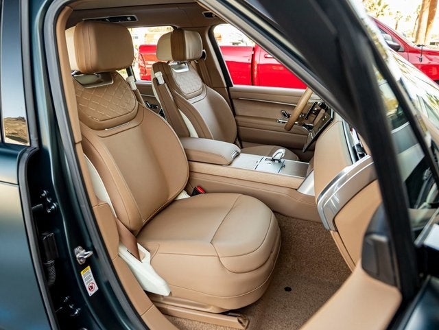 2026 Land Rover Range Rover SV