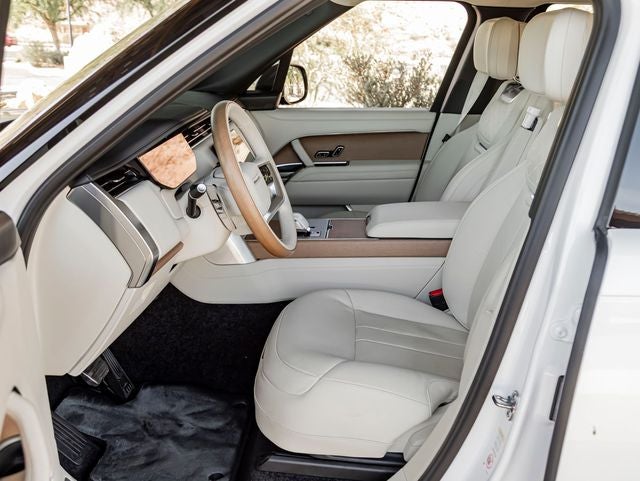 2025 Land Rover Range Rover SV LWB