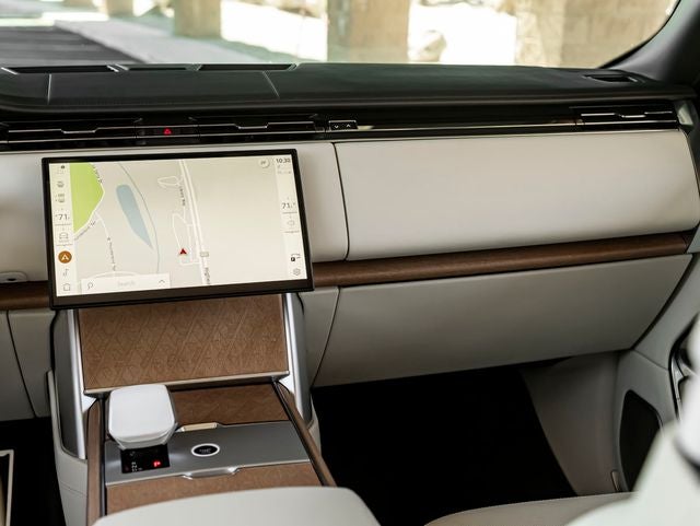 2025 Land Rover Range Rover SV LWB
