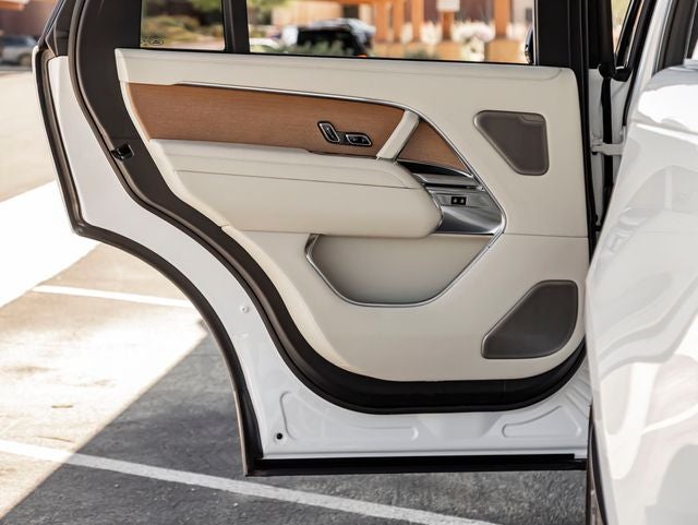 2025 Land Rover Range Rover SV LWB
