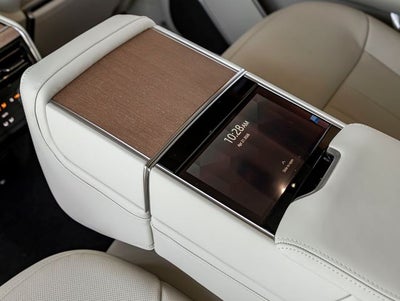 2025 Land Rover Range Rover SV LWB