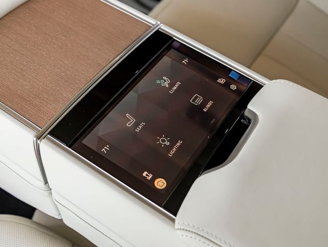 2025 Land Rover Range Rover SV LWB