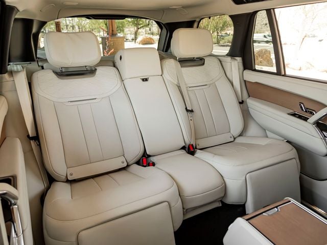 2025 Land Rover Range Rover SV LWB