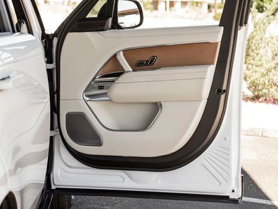 2025 Land Rover Range Rover SV LWB