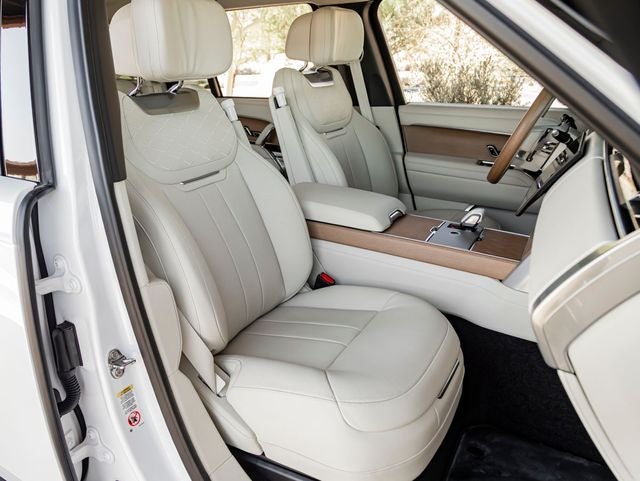 2025 Land Rover Range Rover SV LWB