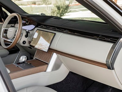 2025 Land Rover Range Rover SV LWB
