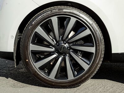 2026 Land Rover Range Rover SV LWB