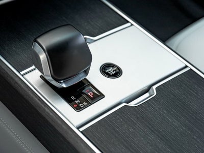 2026 Land Rover Range Rover SV LWB