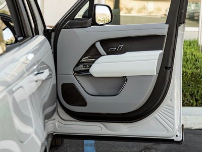 2026 Land Rover Range Rover SV LWB