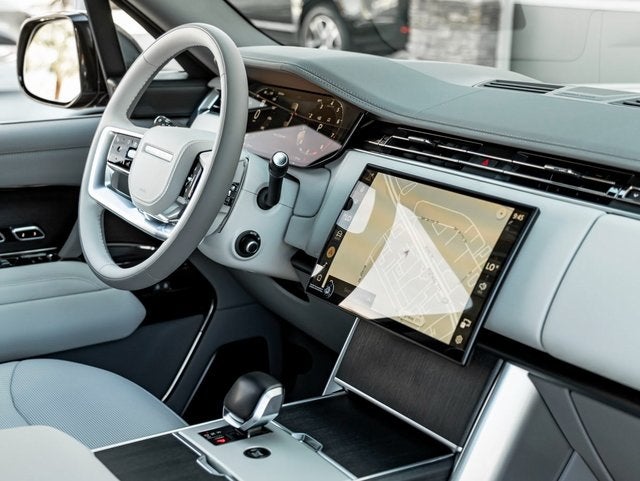 2026 Land Rover Range Rover SV LWB