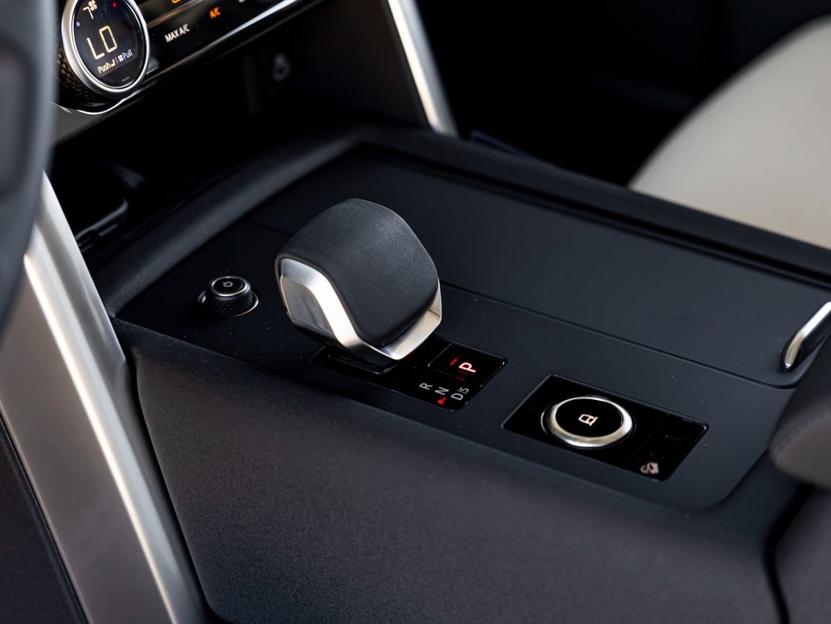 2025 Land Rover Discovery S