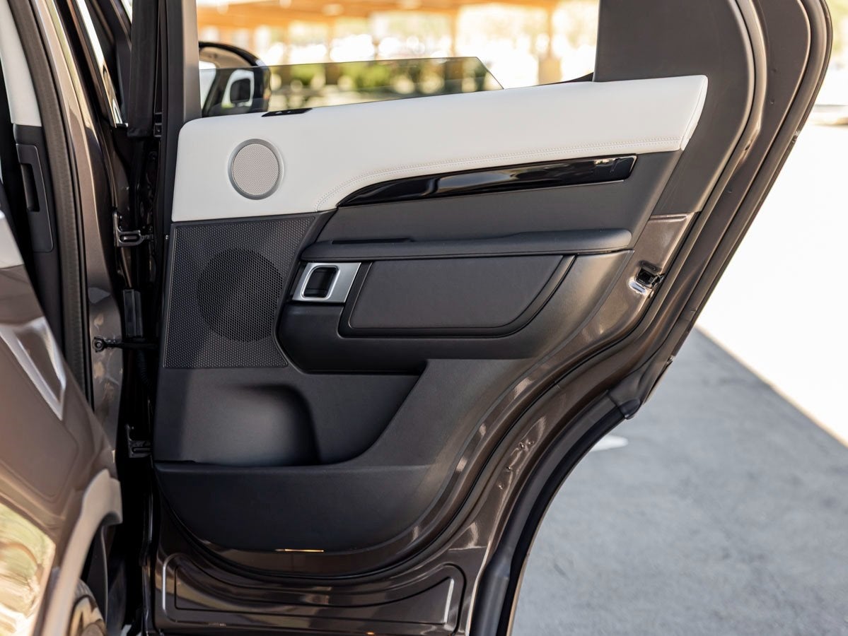 2025 Land Rover Discovery S