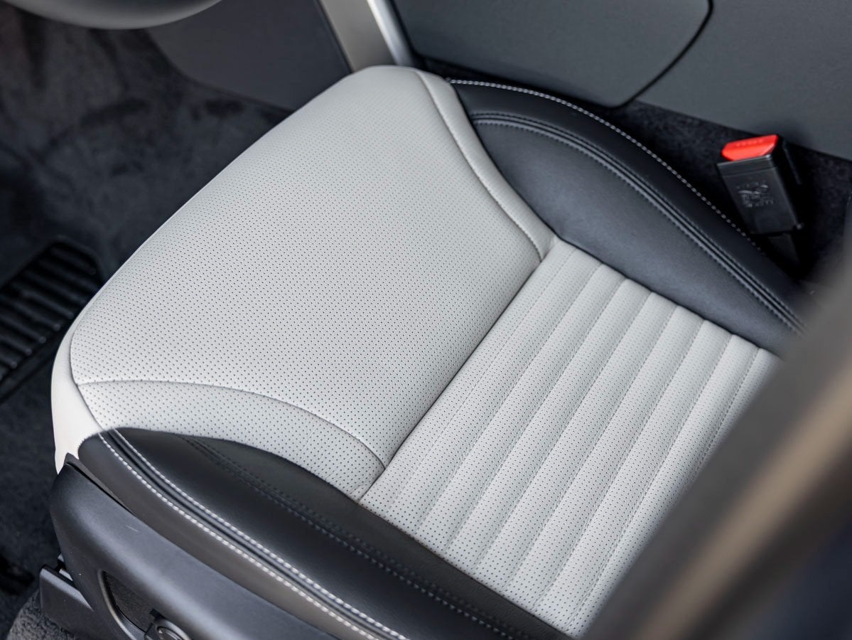 2025 Land Rover Discovery S