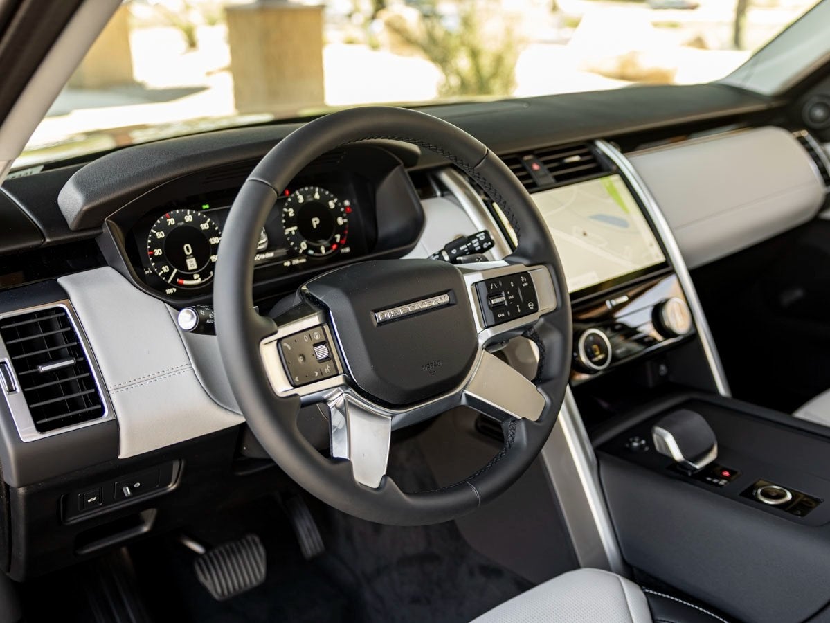 2025 Land Rover Discovery S