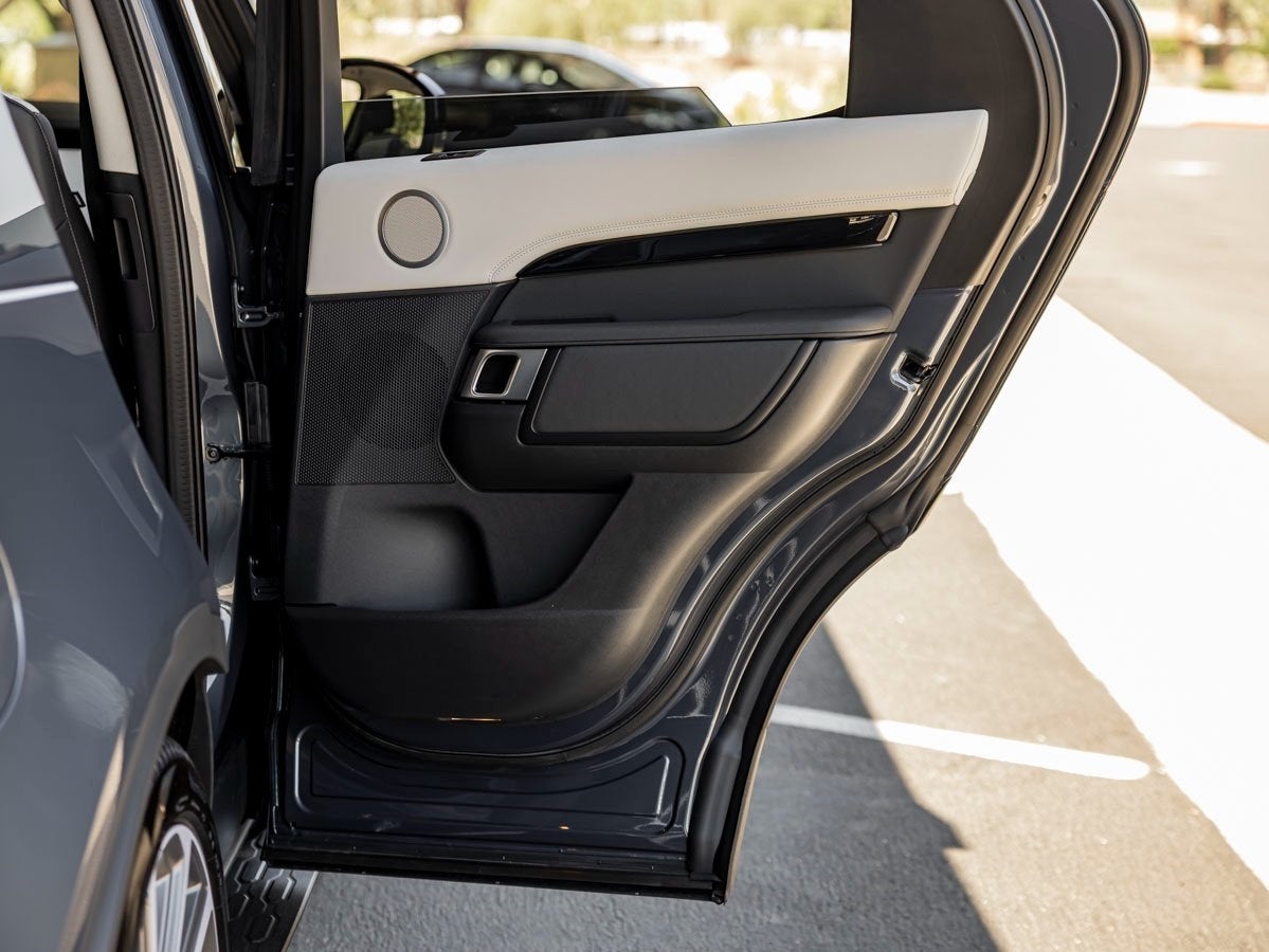 2025 Land Rover Discovery S