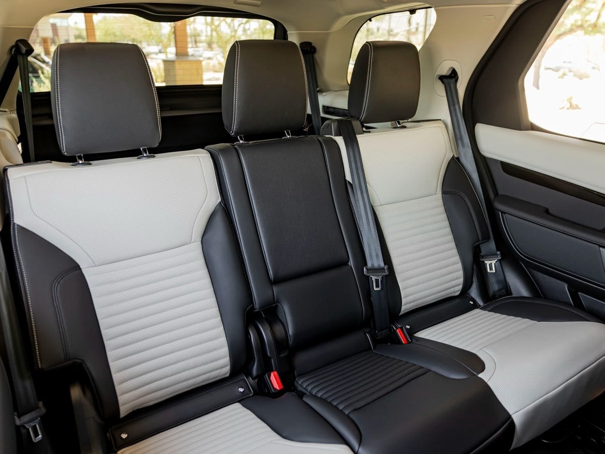 2025 Land Rover Discovery S