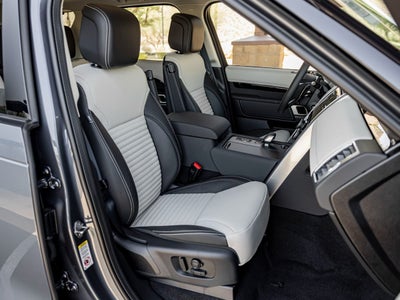 2025 Land Rover Discovery S