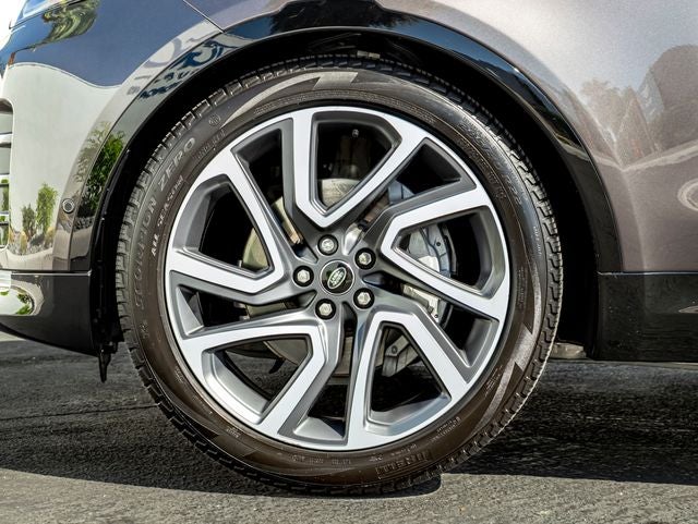 2025 Land Rover Discovery Dynamic SE