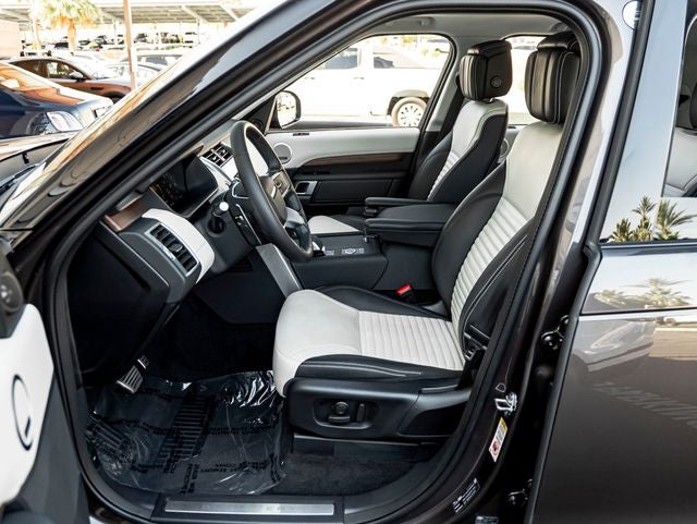 2025 Land Rover Discovery Dynamic SE