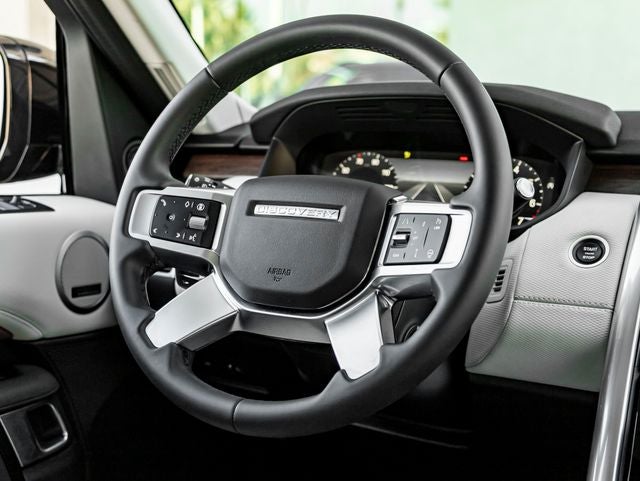 2025 Land Rover Discovery Dynamic SE
