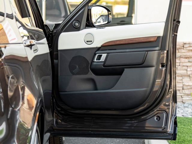 2025 Land Rover Discovery Dynamic SE