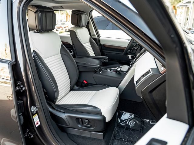 2025 Land Rover Discovery Dynamic SE