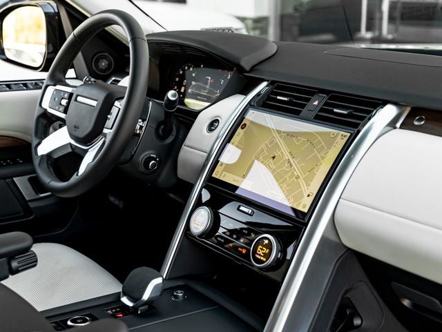 2025 Land Rover Discovery Dynamic SE