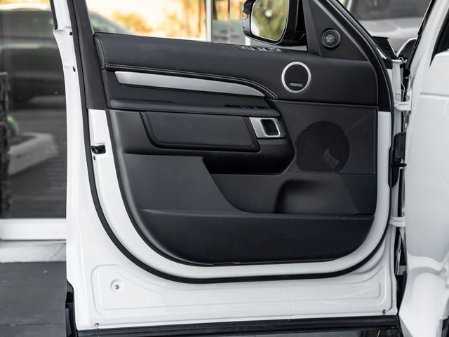 2025 Land Rover Discovery Dynamic SE 35th Edition Pack