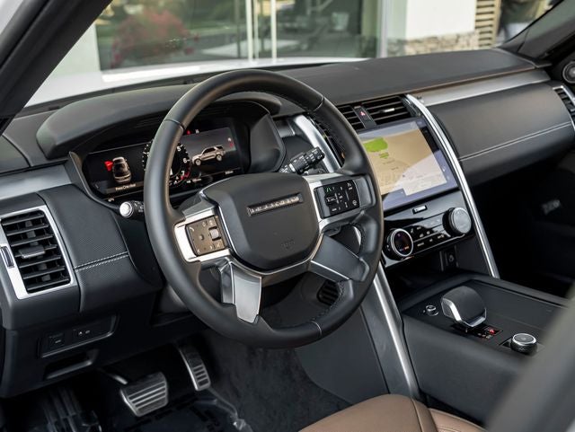 2025 Land Rover Discovery Dynamic SE 35th Edition Pack