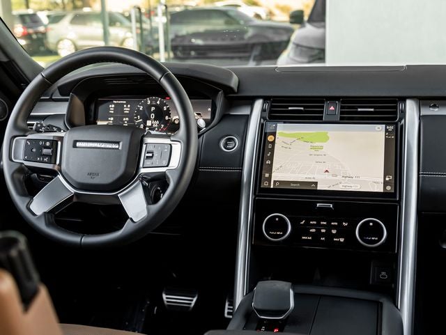 2025 Land Rover Discovery Dynamic SE 35th Edition Pack