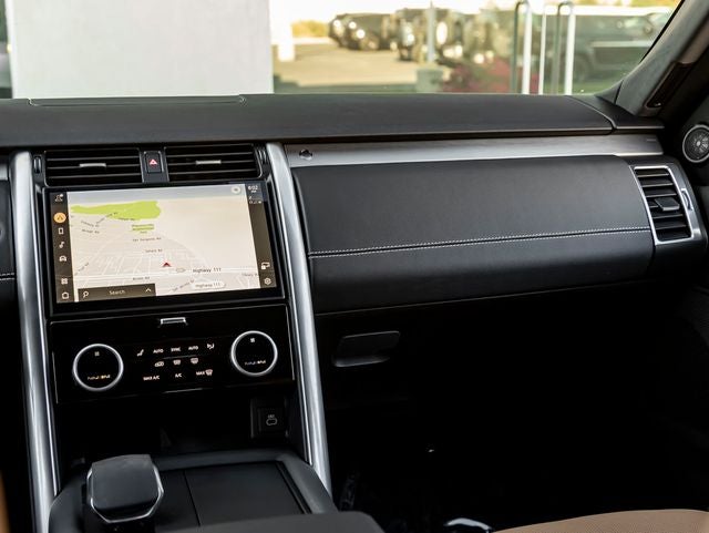 2025 Land Rover Discovery Dynamic SE 35th Edition Pack