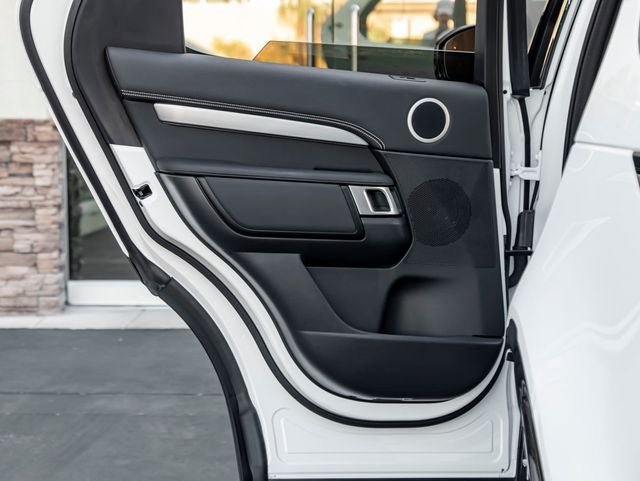 2025 Land Rover Discovery Dynamic SE 35th Edition Pack