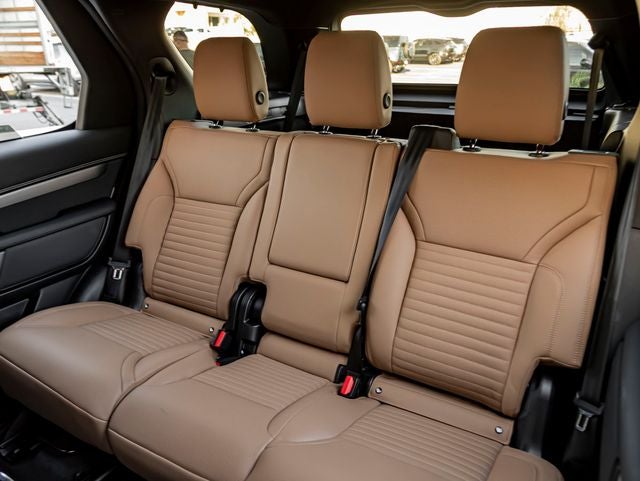 2025 Land Rover Discovery Dynamic SE 35th Edition Pack