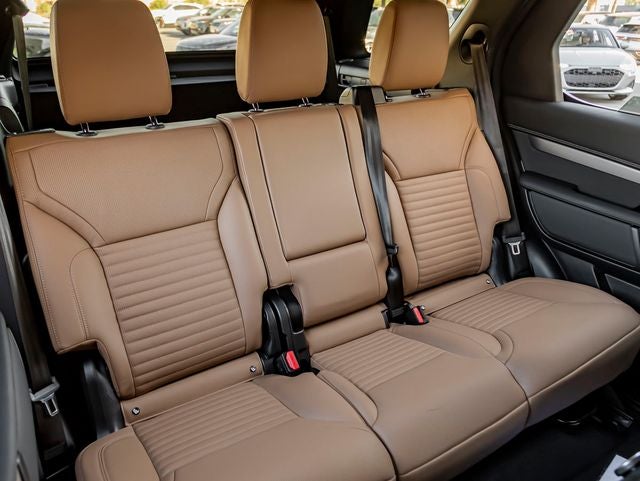 2025 Land Rover Discovery Dynamic SE 35th Edition Pack