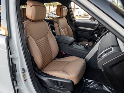 2025 Land Rover Discovery Dynamic SE 35th Edition Pack