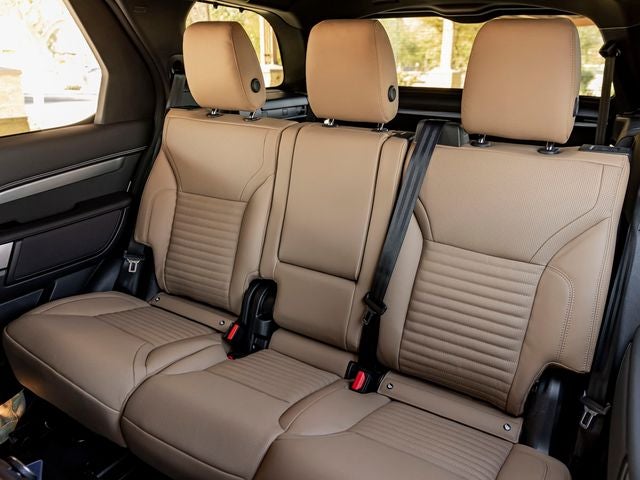 2025 Land Rover Discovery Dynamic SE