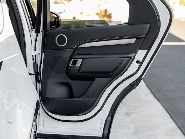 2025 Land Rover Discovery Dynamic SE