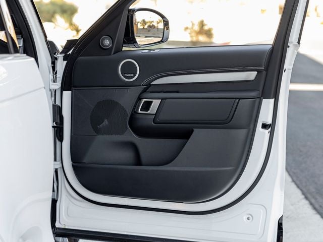 2025 Land Rover Discovery Dynamic SE