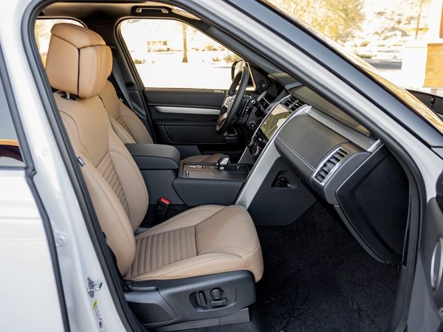 2025 Land Rover Discovery Dynamic SE