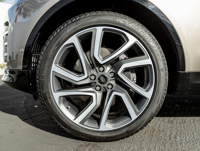 2025 Land Rover Discovery Dynamic SE