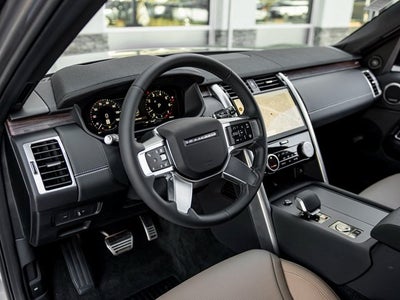 2025 Land Rover Discovery Dynamic SE