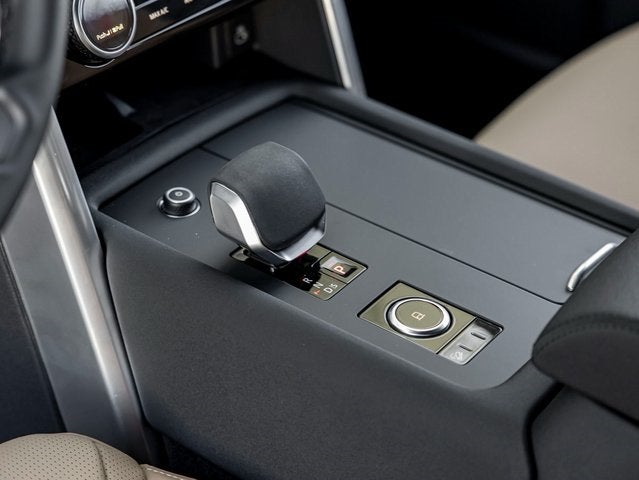 2025 Land Rover Discovery Dynamic SE