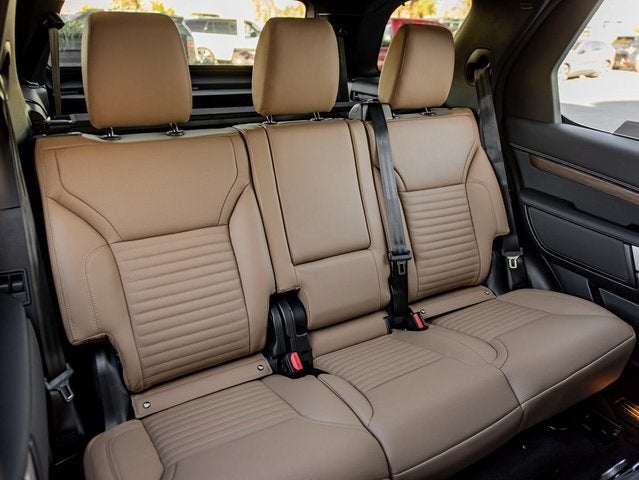 2025 Land Rover Discovery Dynamic SE