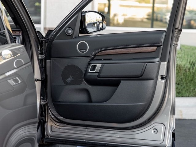 2025 Land Rover Discovery Dynamic SE