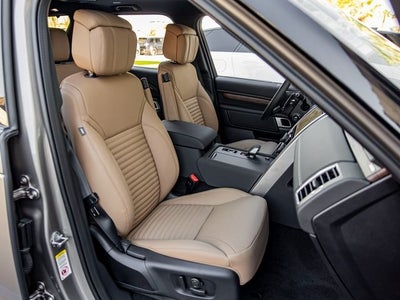 2025 Land Rover Discovery Dynamic SE