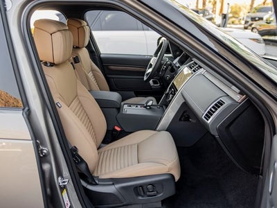 2025 Land Rover Discovery Dynamic SE