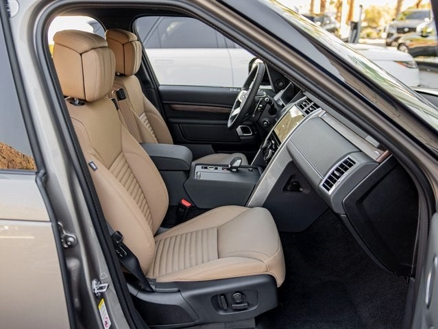 2025 Land Rover Discovery Dynamic SE