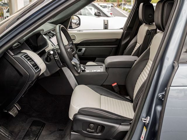 2023 Land Rover Discovery S R-Dynamic