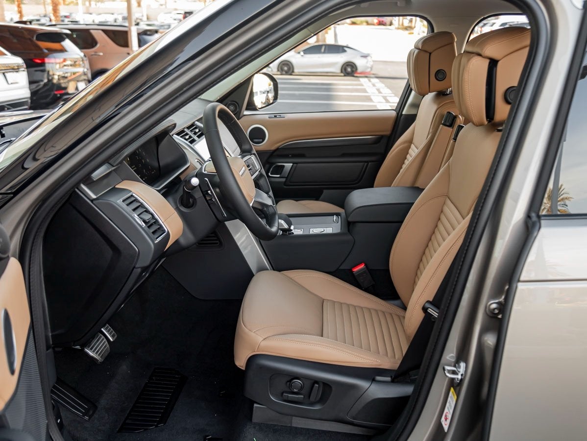 2025 Land Rover Discovery Metropolitan Edition